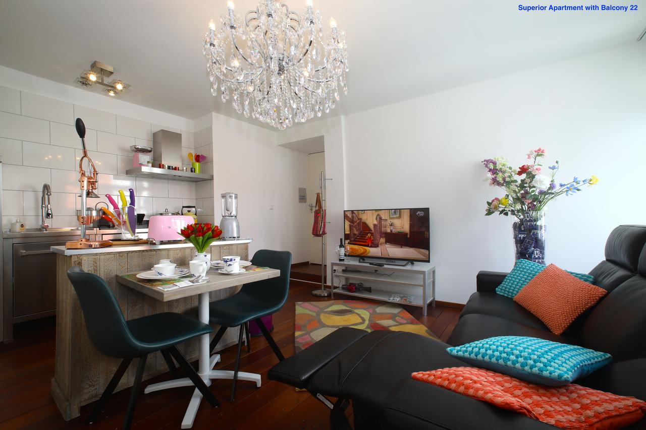 Luxury V History Written Apartment