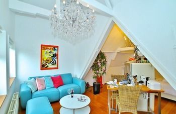 Luxury V History Written Apartment *