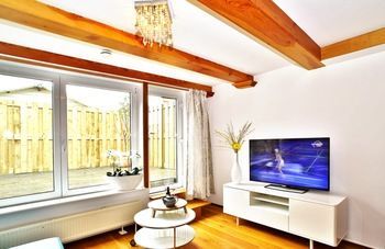 Luxury V History Written Apartment *